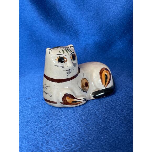 Vintage Signed Mexican Folk Art Pottery Cat Laying Down - Picture 5 of 8